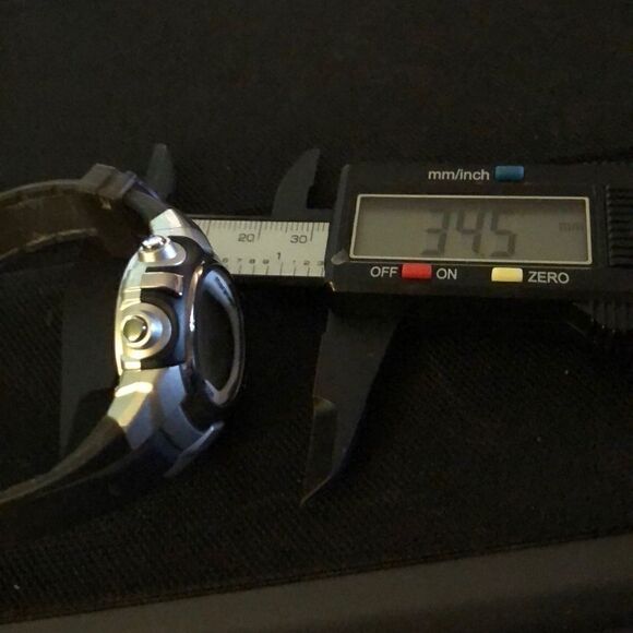 Marathon Ladies watch in Black and silver. - Picture 4 of 4